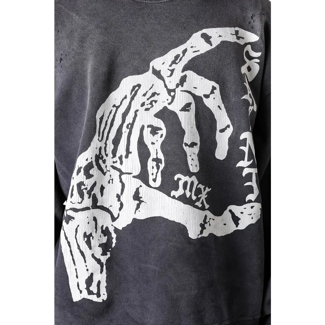 SAINT M×××××× BONE SAINT CREW SWT/BLK Bone SAINT destruction sweatshirt, washed black S-XL Assute dyeing, genuine whole garment sprayed with horse-hair fading process, collar/cuffs frayed in many places, front and rear panels/sleeves super complex fraying, heavy washing and water distressing, correct fruit mark/angel mark
